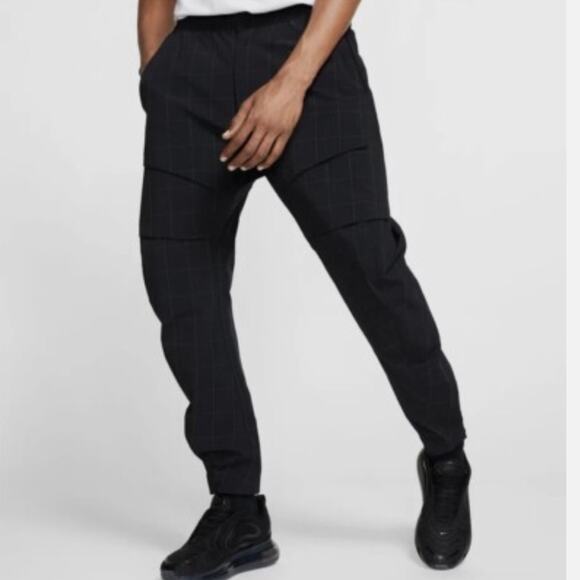 Nike Black Grid Tech Pack Tapered Cargo Pants - Picture 2 of 10